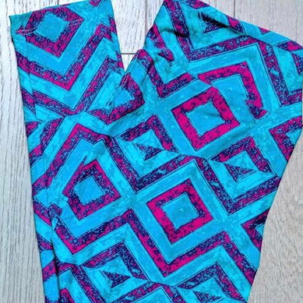BNWT LuLaRoe OS Leggings.